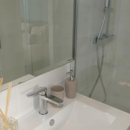 Le Chazelles Apartment *